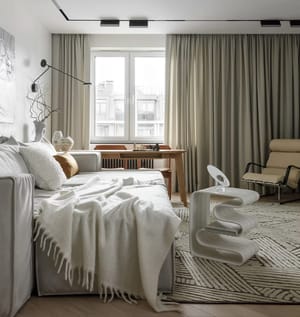 Столик около дивана